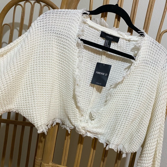 Cropped knit long sleeve top - Picture 2 of 5
